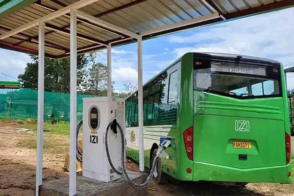 AMPPAL DC Fast praecipientes Project pro IZI Electric Buses in Rwanda
